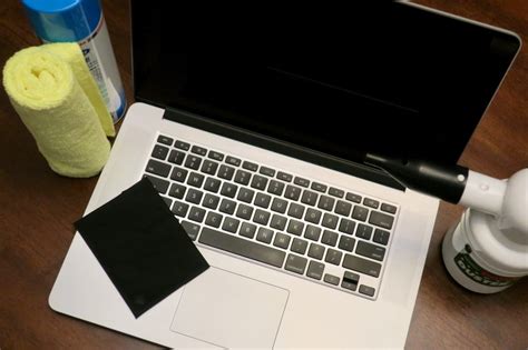 clean  mac laptop  desktop keyboards