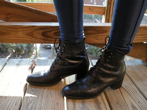 weekend vintage black leather witch boots sale  naninvintage
