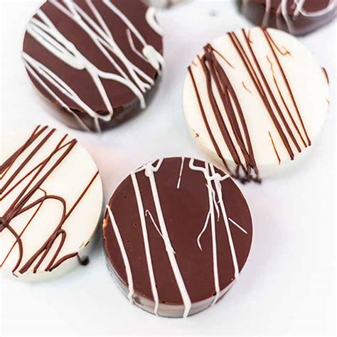 easy chocolate covered oreos video chocolate dipped pretzels