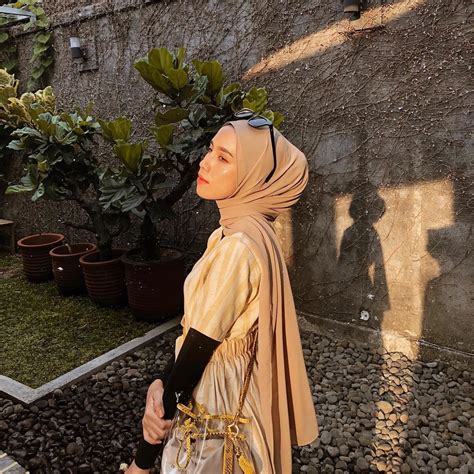 5 cara memakai hijab pashmina yang simple dan modis