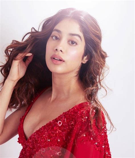 these glamorous pictures of janhvi kapoor you simply can t miss pics
