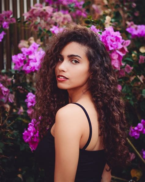 10 Beautiful Curly Hair Ideas For Women
