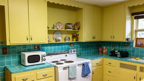 create  retro style kitchen
