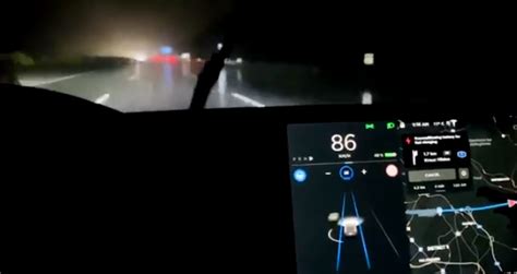 Watch Here S How Tesla S Autopilot Works In Heavy Rain