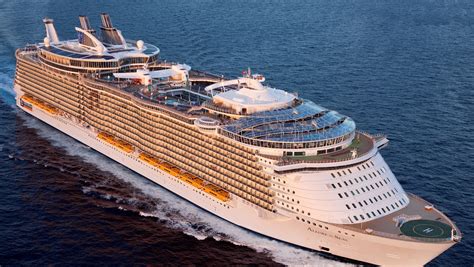 worlds largest cruise ship slowed  propulsion issue