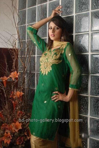 bangladesh media zone bangladeshi sexy celebrity bidya sinha saha mim showing her navel