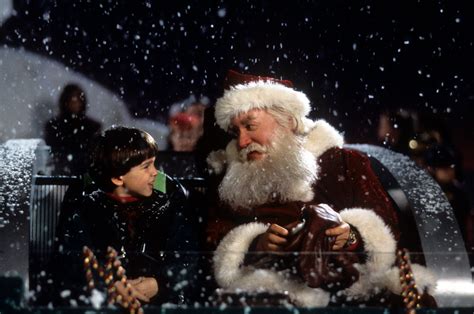 the santa clause recut as a horror movie is so unbelievably convincing