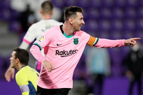 lionel messis career  numbers  barcelona star breaks peles scoring record   goal