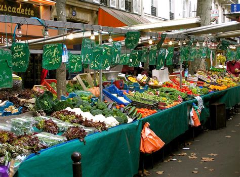 les marches  paris le dimanche stillinparis