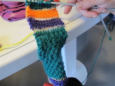 urban knitting stricken ist wieder  treffpunkt srf