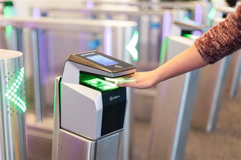 contactless fingerprint biometrics accuracy improves  multiple fingers nist report shows