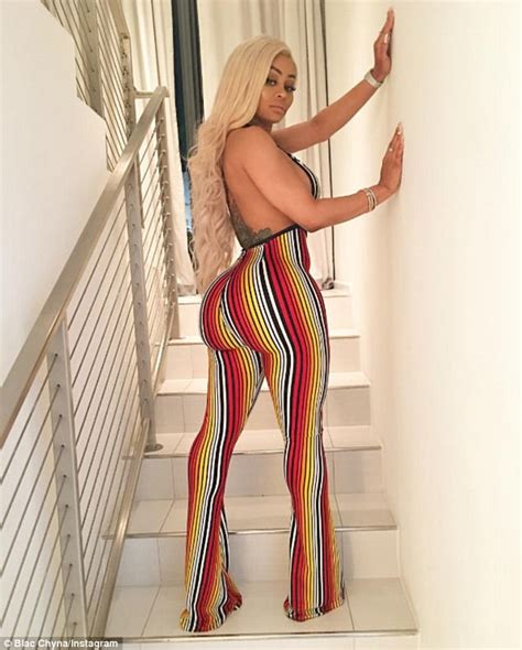 blac chyna shows off ample sideboob and her shapely rear