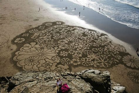 remarkable beach art by andres amador freeyork