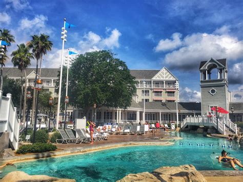 review storm  bay  disneys yacht  beach club resort  kingdom insider