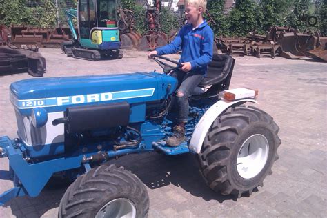 ford  united kingdom tractor picture