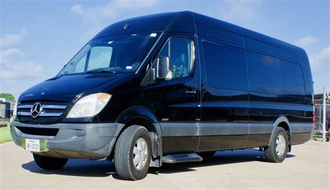 A Luxurious 15 Passenger Sprinter Van Rental Sugarland Tx