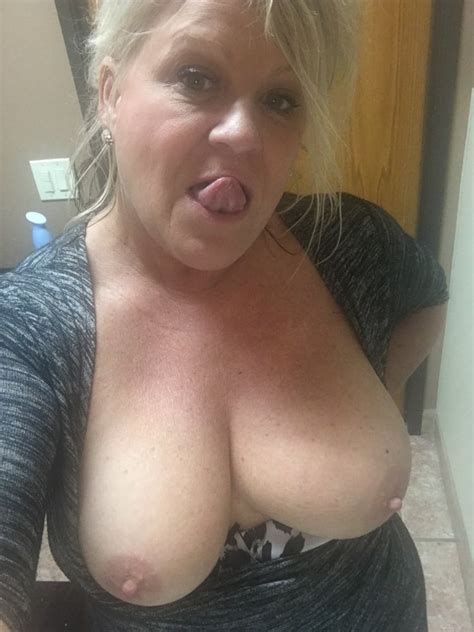 Bbw Blonde Big Tit Freckled Amateur Milf Flashing Pics