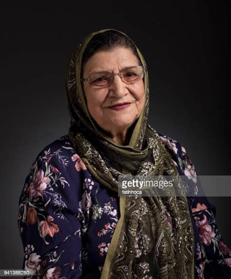 arab old woman bildbanksfoton och bilder getty images