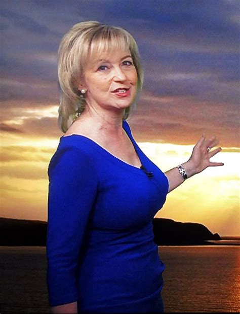 weather girl  bbc breakfast tv carol kirkwood kirkwood carole