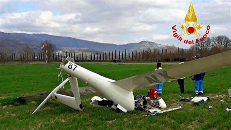 aliante precipita durante il decollo morto il pilota wwwcontroradioit
