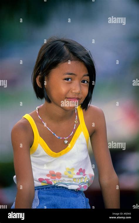 Junges Mädchen Manila Philippinen Stockfoto Bild 7975413 Alamy