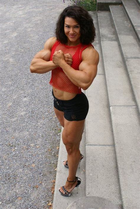 Pin On Girls With Muscle