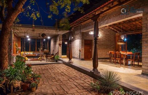 earthy farmhouse design weaved   traditional courtyard studio inscape  architects