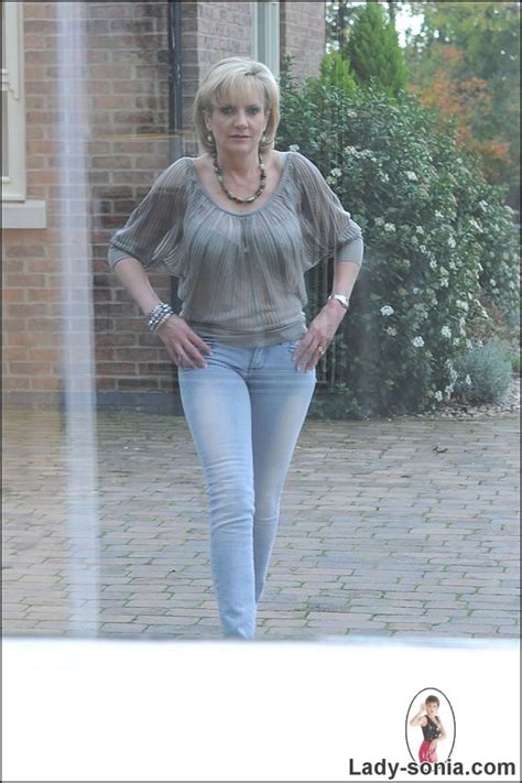skintight jeans busty leggy british mature stunner pichunter