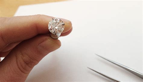price size differences  carat  carat diamonds