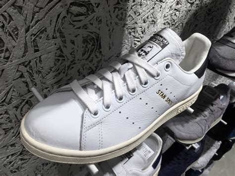 Adidas Originals Stan Smith White Color Gold Stamped With Black Heel