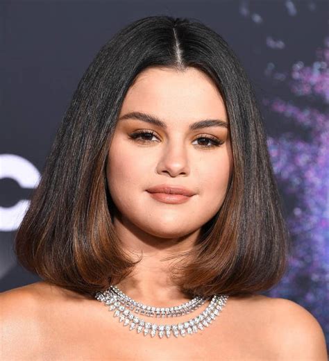 Selena Gomez Steps Out In A New Shag Haircut For 2020