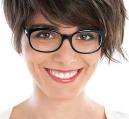 Short Hair Pixie Cut Hairstyle With Glasses Ideas 34