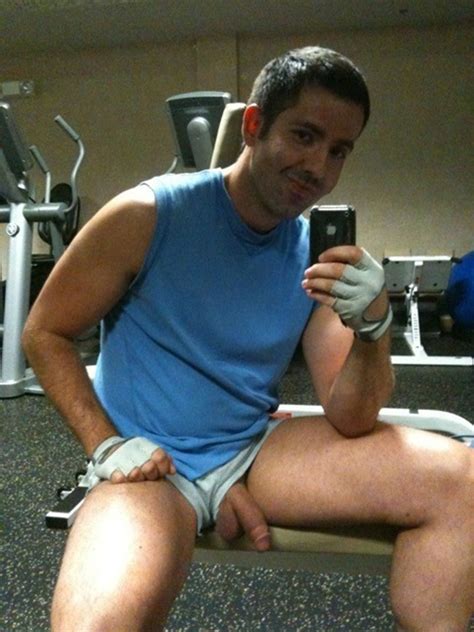 man pulled his soft dick out in the gym nude men selfies