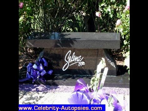 Chris Pérez Outfit Selena Quintanilla Funeral Funeral De