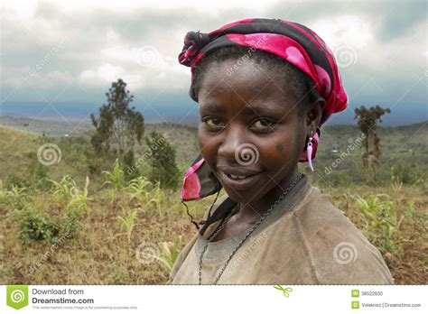 africa south ethiopia konso village unidentify konso woman working on field editorial image