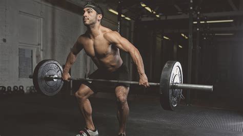 dont   lift heavy weights  build muscle lifehacker australia
