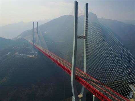 Nejvyssi Most Na Svete Beipanjiang Hotovy 03 800 600