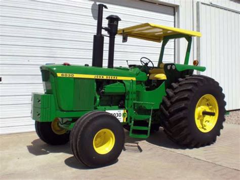 equipment tractors record price john deere  tractor sells