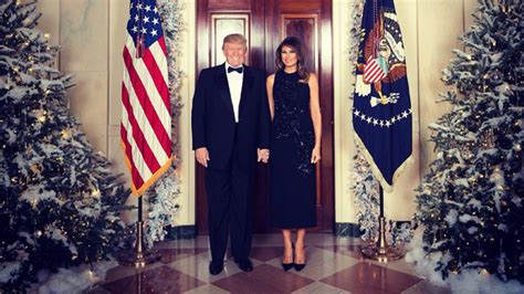 president trump  ladys official white house christmas portrait released