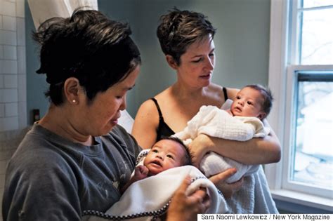 Lesbian Couple Get Pregnant At The Same Time Give Birth