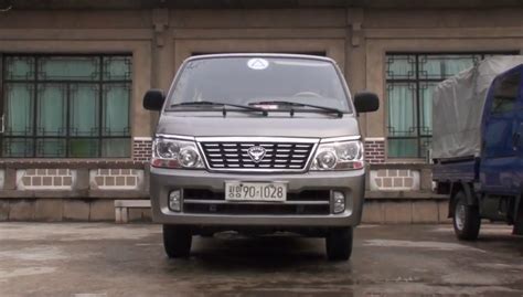 北朝鮮の自動車bot On Twitter 平和自動車 サムチョンリ 三千里 11人乗りのミニバス。見た目がハイエース似だがベースの中国