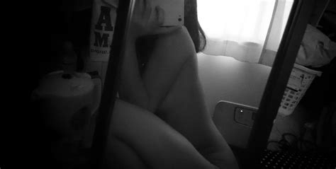 女子大生がリアルな生活感溢れる部屋で全裸になったヘアヌード鏡撮り みんくちゃんねる