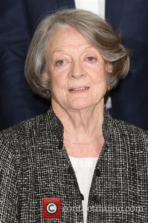 dame maggie smith admits shes glad downton abbey  coming    contactmusiccom