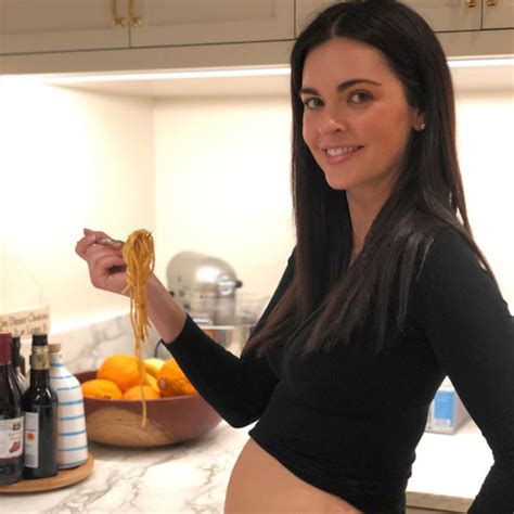Food Networks Katie Lee Is Pregnant After Fertility Struggles E