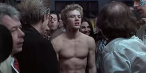 ryan phillippe is glad you ll finally get to see his 54 gay kiss scene huffpost