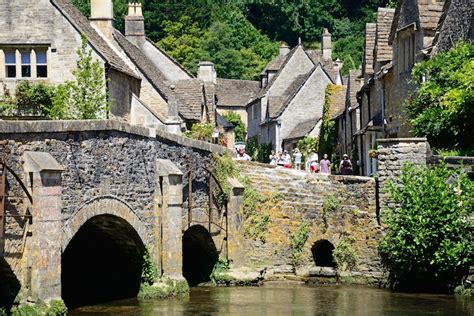 charming small towns  england   map touropia