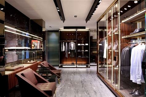 smartologie gucci opens first men s flagship store in europe