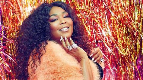 Lizzo Shows Off Curvaceous Figure In Red Thong Al Bawaba