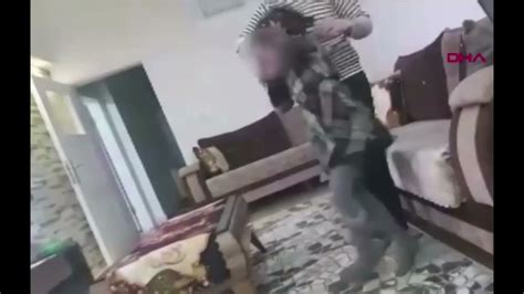 لاجئ سوري يصور زوجته وهي تضرب ابنتهما وتوجه لها الشتائم ويقدم الفيديو