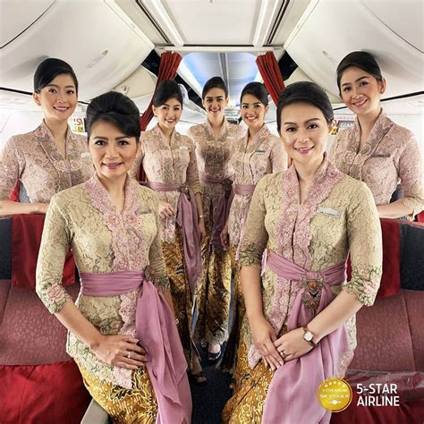 Cantiknya Pramugari Garuda Indonesia Berimej Baharu Dengan Kebaya Renda
